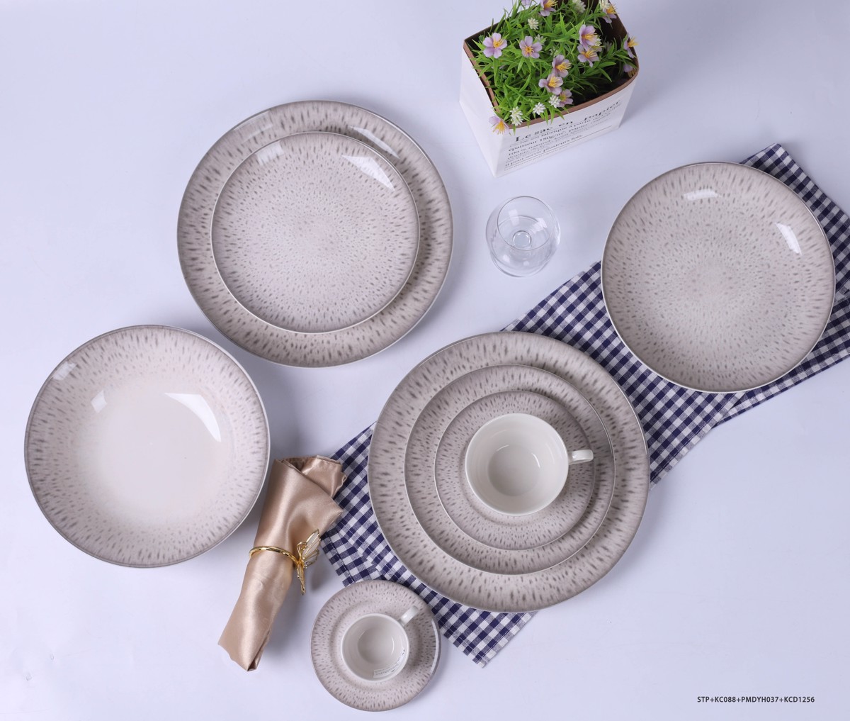 Cryspo Trio Serbitsio Fagtou 20 Temaxion Stoneware 'Pantera' 2509240